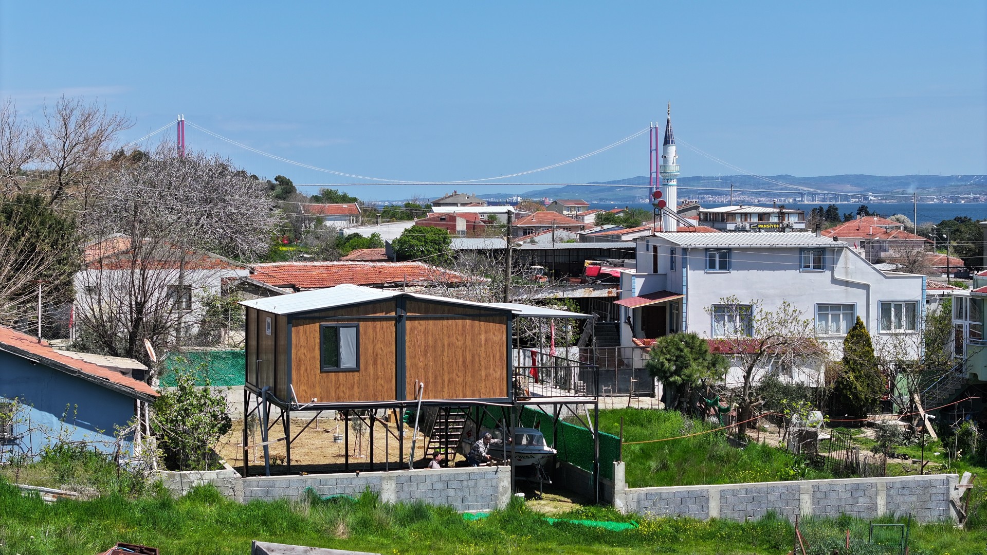 GELİBOLU BURHANLI'DA BOĞAZ VE KÖPRÜ MANZARALI 3,506m2 TARLA