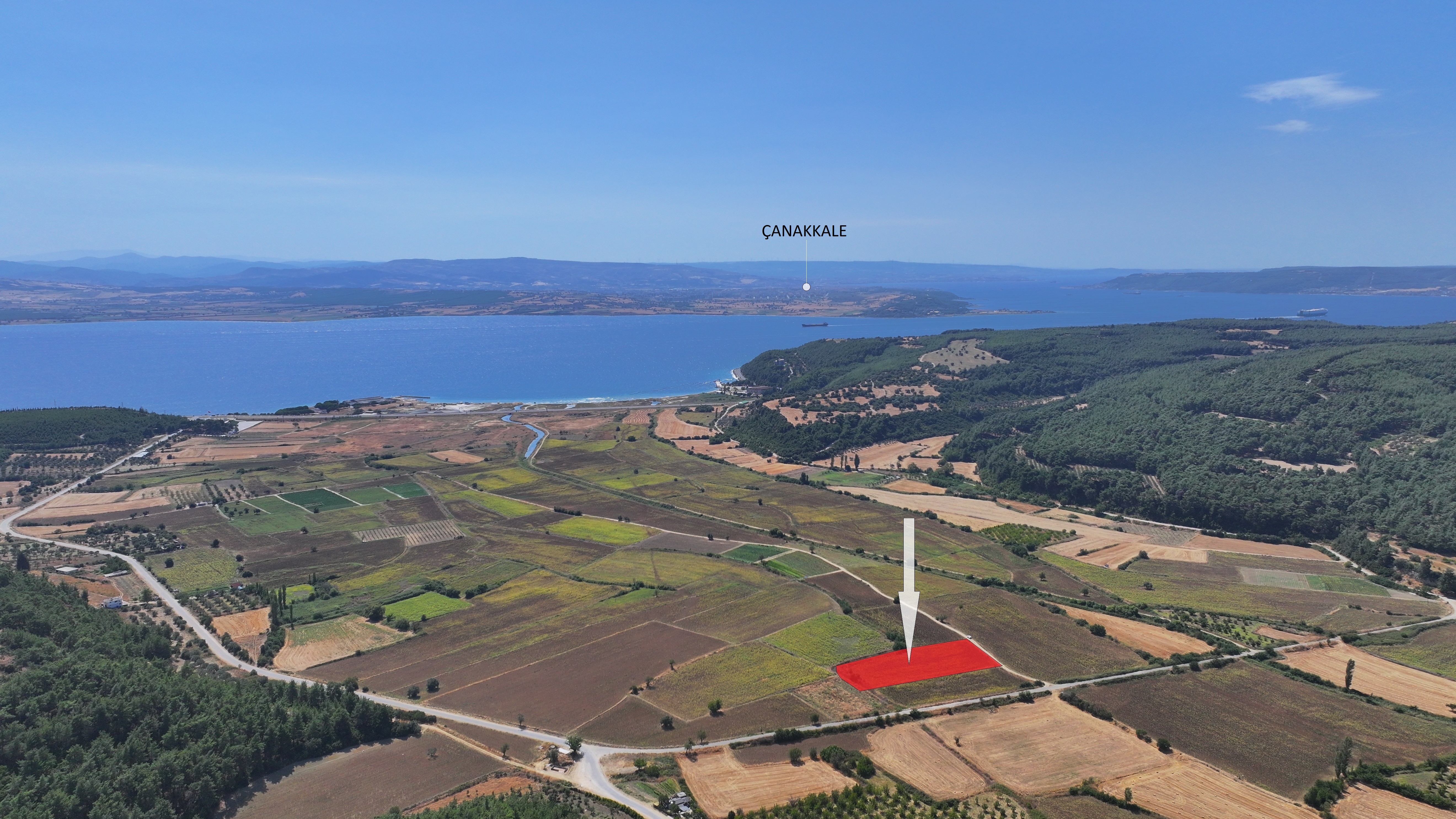 ÇANAKKALE ECEABAT YALOVA KÖYÜNDE 6.061 m² YATIRIMLIK TARLA