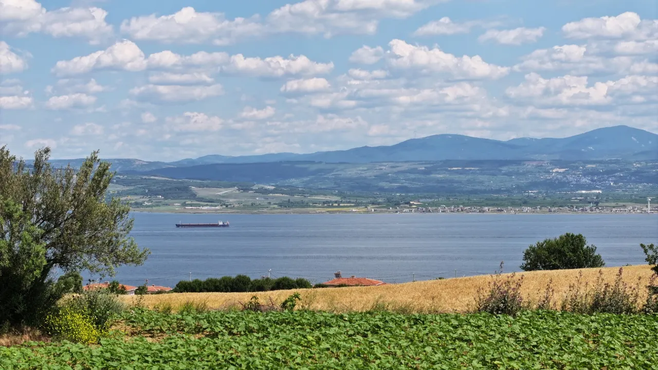 ÇANAKKALE GELİBOLU BURHANLI'DA 296m2 BOĞAZ MANZARALI ARSA - görsel 2