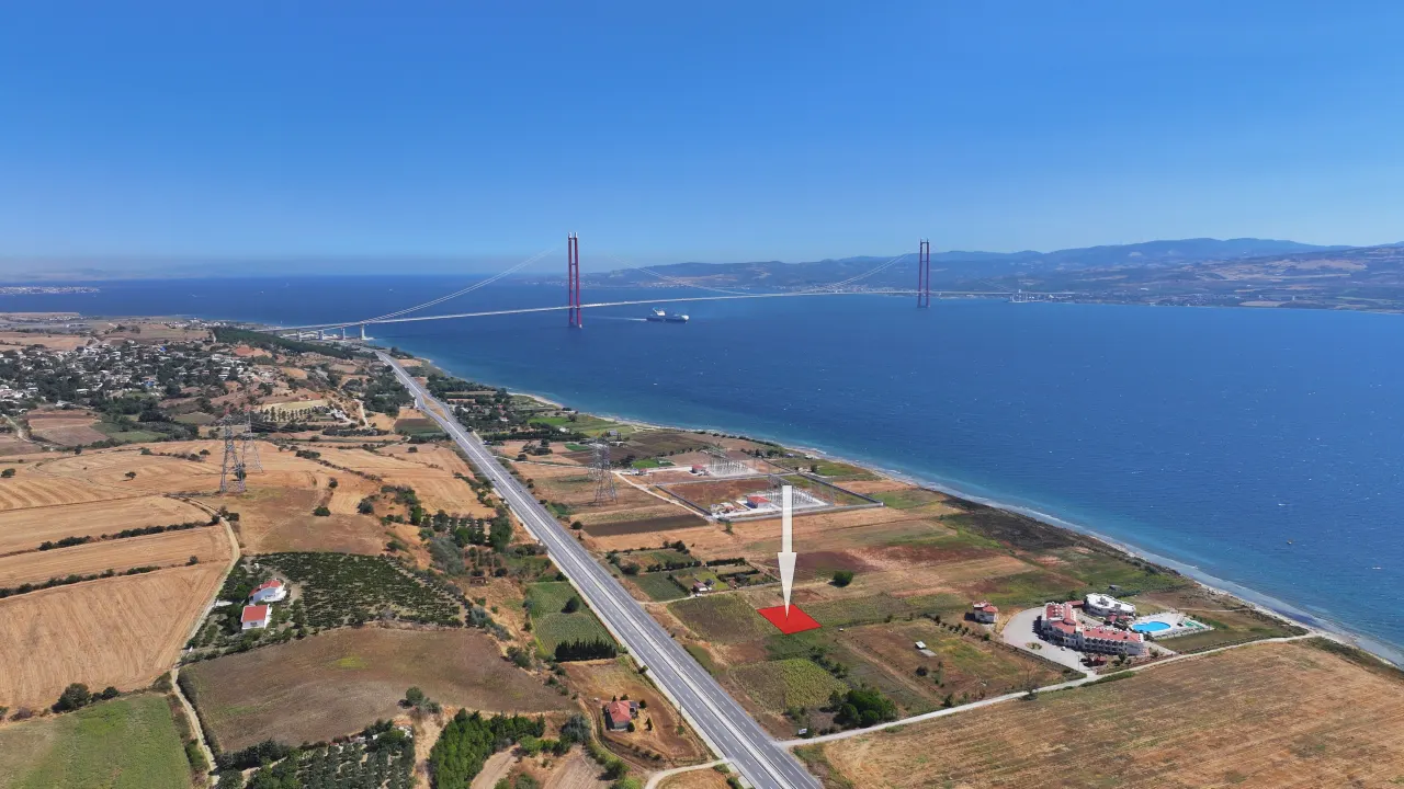 GELİBOLU SÜTLÜCEDE KÖPRÜ VE DENİZ MANZARALI 500m2 ARSA
