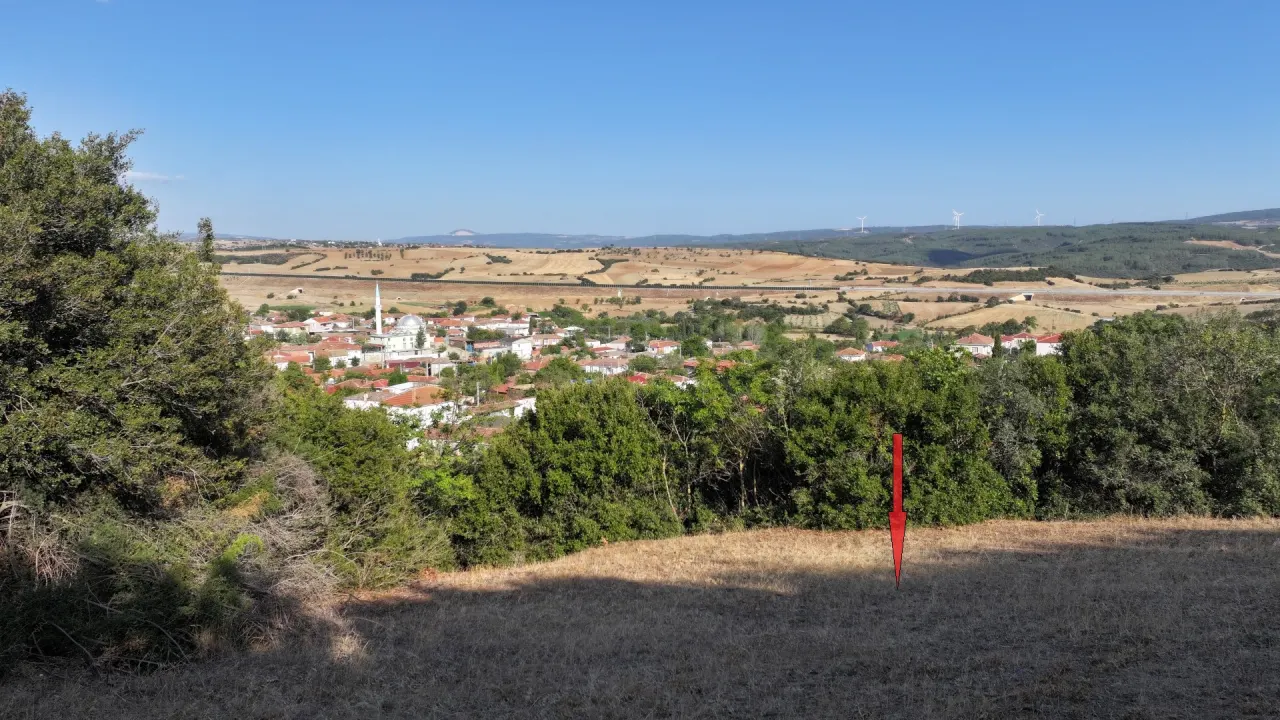 ÇANAKKALE GELİBOLU YÜLÜCE'DE 704m2 MÜSTAKİL TAPULU İMARLI ARSA - görsel 2
