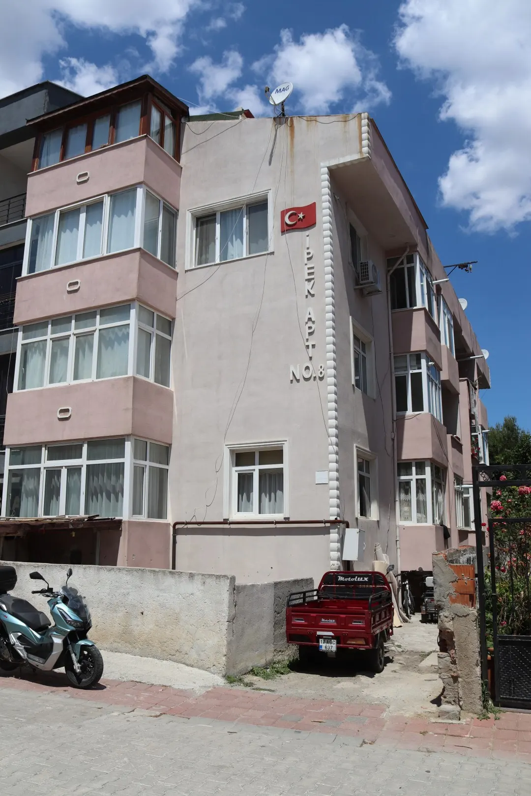 GELİBOLU GAZİSÜLEYMANPAŞA 18 EVLER MEVKİİNDE SATILIK 2+1