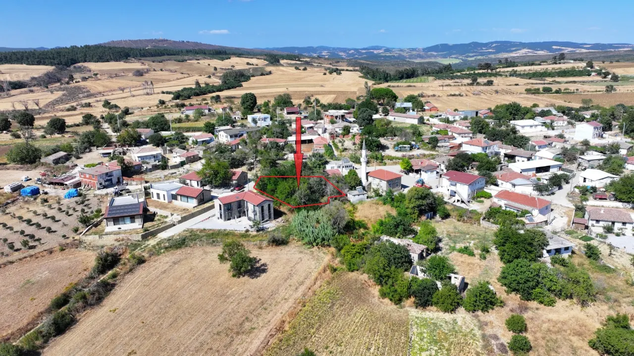 GELİBOLU PAZARLIDA %40 İKİ KAT İNŞAAT İZİNLİ 589m2 İMARLI ARSA - görsel 10