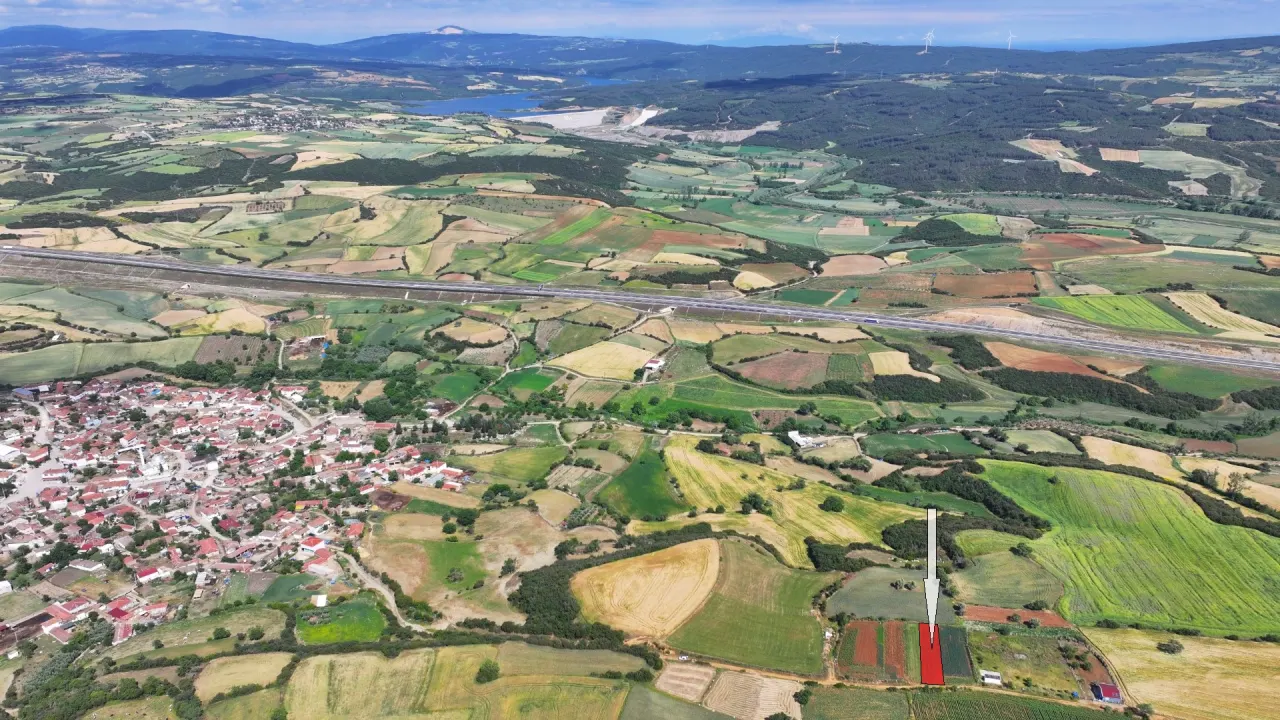 ÇANAKKALE GELİBOLU YÜLÜCEDE KÖYE YAKIN KONUMDA 608m2 TARLA - görsel 3