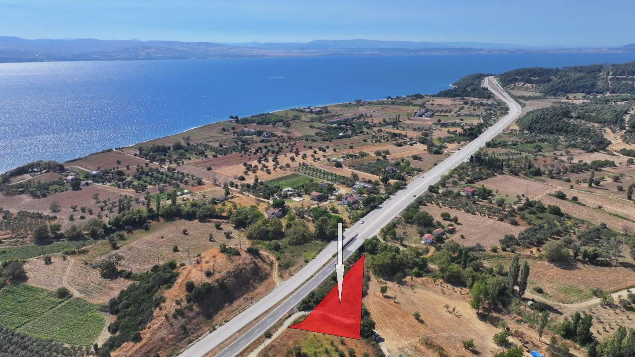 ÇANAKKALE GELİBOLU ILGARDERE'DE 1,183m2 YOLA CEPHE TARLA