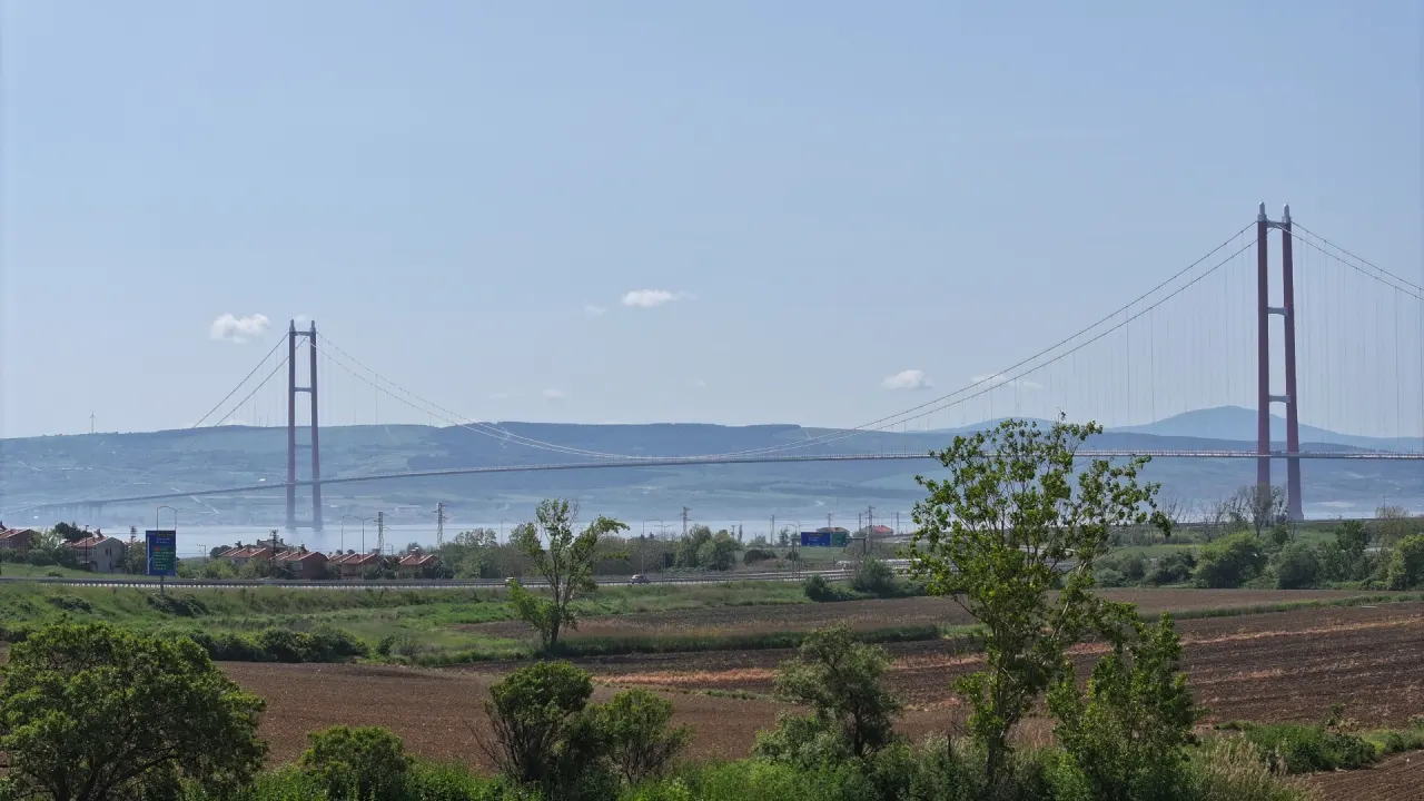 ÇANAKKALE GELİBOLU SÜTLÜCEDE 505m2 KÖPRÜ MANZARALI ARSA - görsel 9