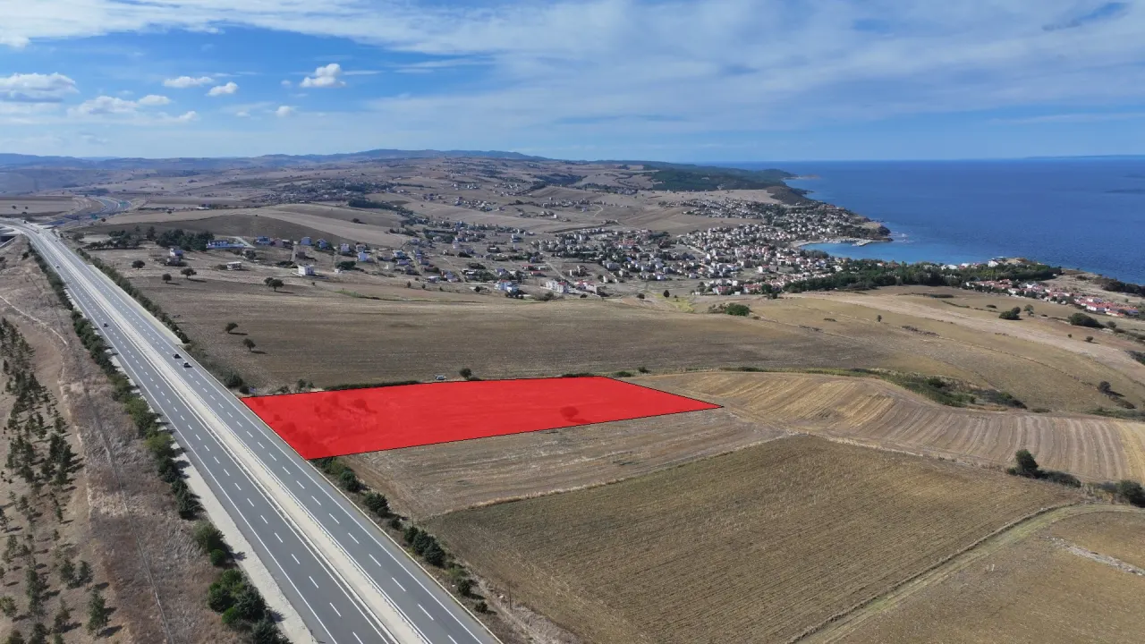 ÇANAKKALE GELİBOLU GÜNEYLİDE ANA YOLA CEPHE DENİZ MANZARALI 9,213m2 TARLA - görsel 8