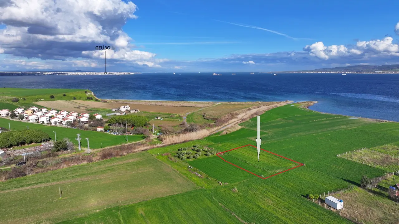 ÇANAKKALE GELİBOLU SÜTLÜCE'DE KÖPRÜ MANZARALI 929m2 TARLA - görsel 4