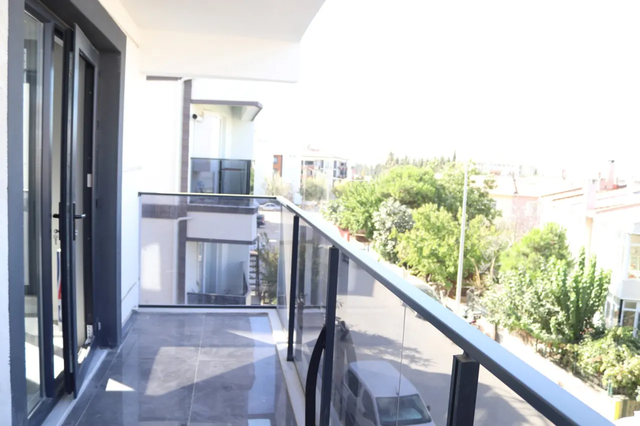GELİBOLU’NUN EN GÖZDE LOKASYONLARINDAN BİRİNDE  ÖN CEPHE SIFIR  1+1   53 m² SATILIK DAİRE - görsel 12