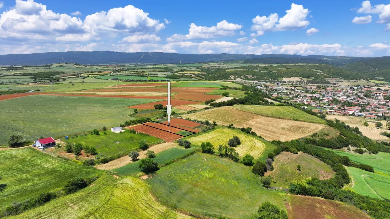 ÇANAKKALE GELİBOLU YÜLÜCEDE KÖYE YAKIN KONUMDA 608m2 TARLA - görsel 7