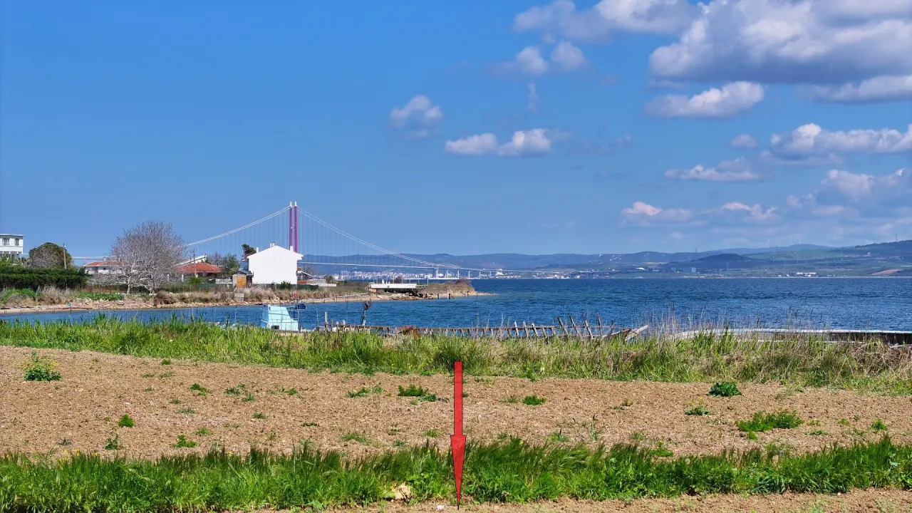 GELİBOLU BURHANLIDA KÖPRÜ MANZARALI SIFIR DENİZ 3.788m2 ARAZİ - görsel 23