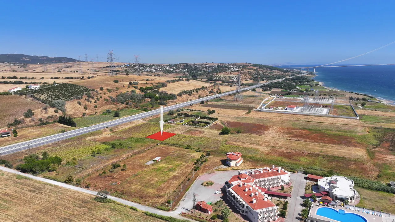 GELİBOLU SÜTLÜCEDE KÖPRÜ VE DENİZ MANZARALI 500m2 ARSA - görsel 3
