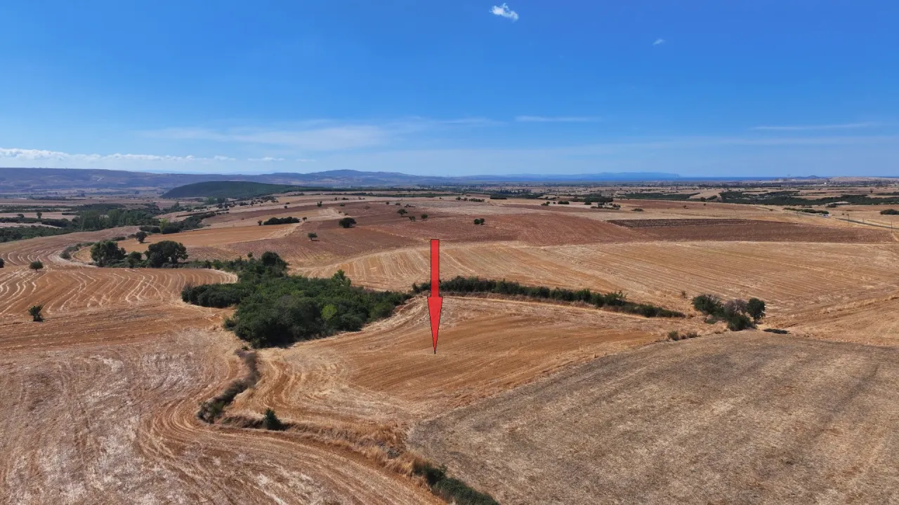 ÇANAKKALE GELİBOLU YÜLÜCE'DE KÖYE YAKIN MESAFEDE 6,808m2 TARLA - görsel 3