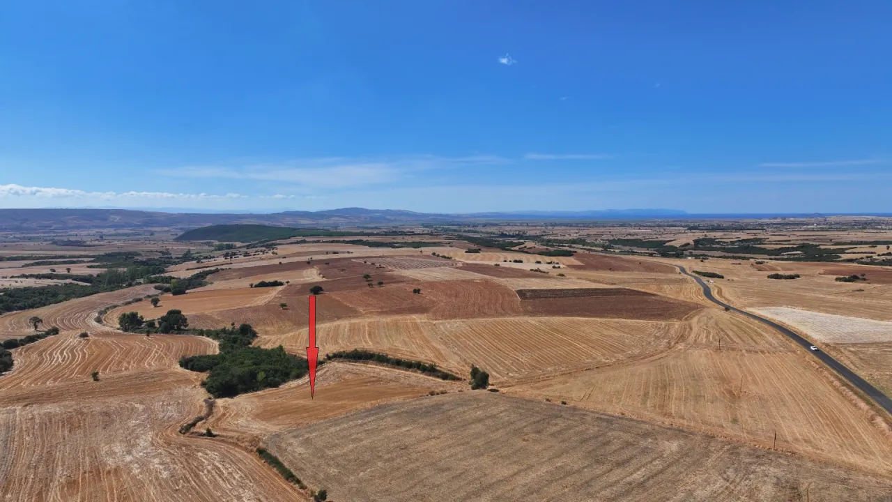 ÇANAKKALE GELİBOLU YÜLÜCE'DE KÖYE YAKIN MESAFEDE 6,808m2 TARLA - görsel 10