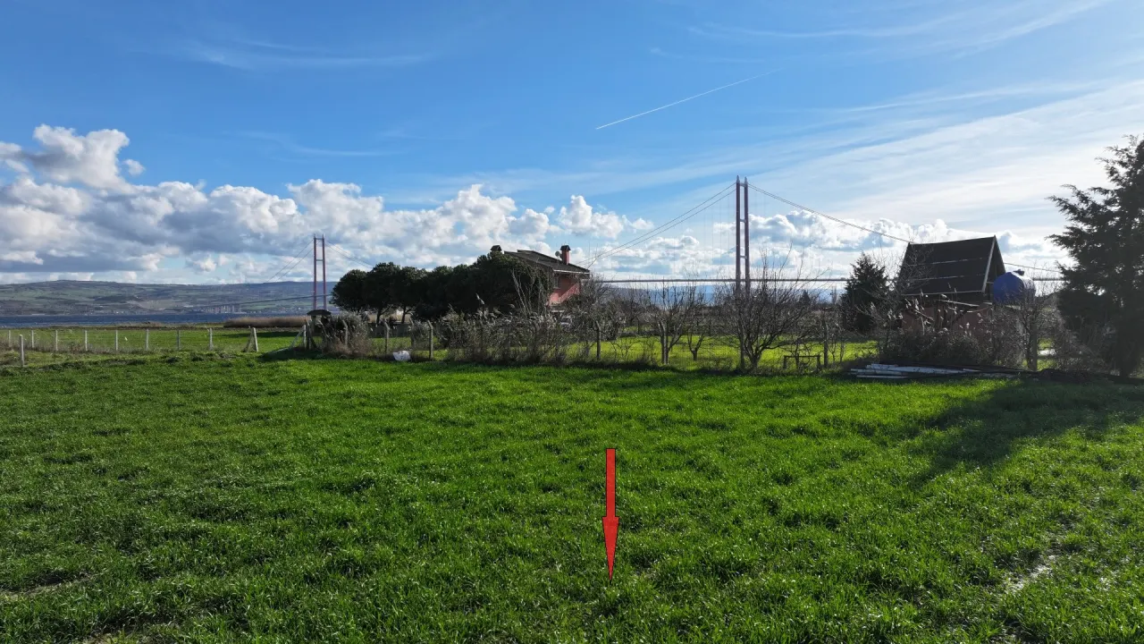 ÇANAKKALE GELİBOLU SÜTLÜCE'DE KÖPRÜ MANZARALI 929m2 TARLA - görsel 9