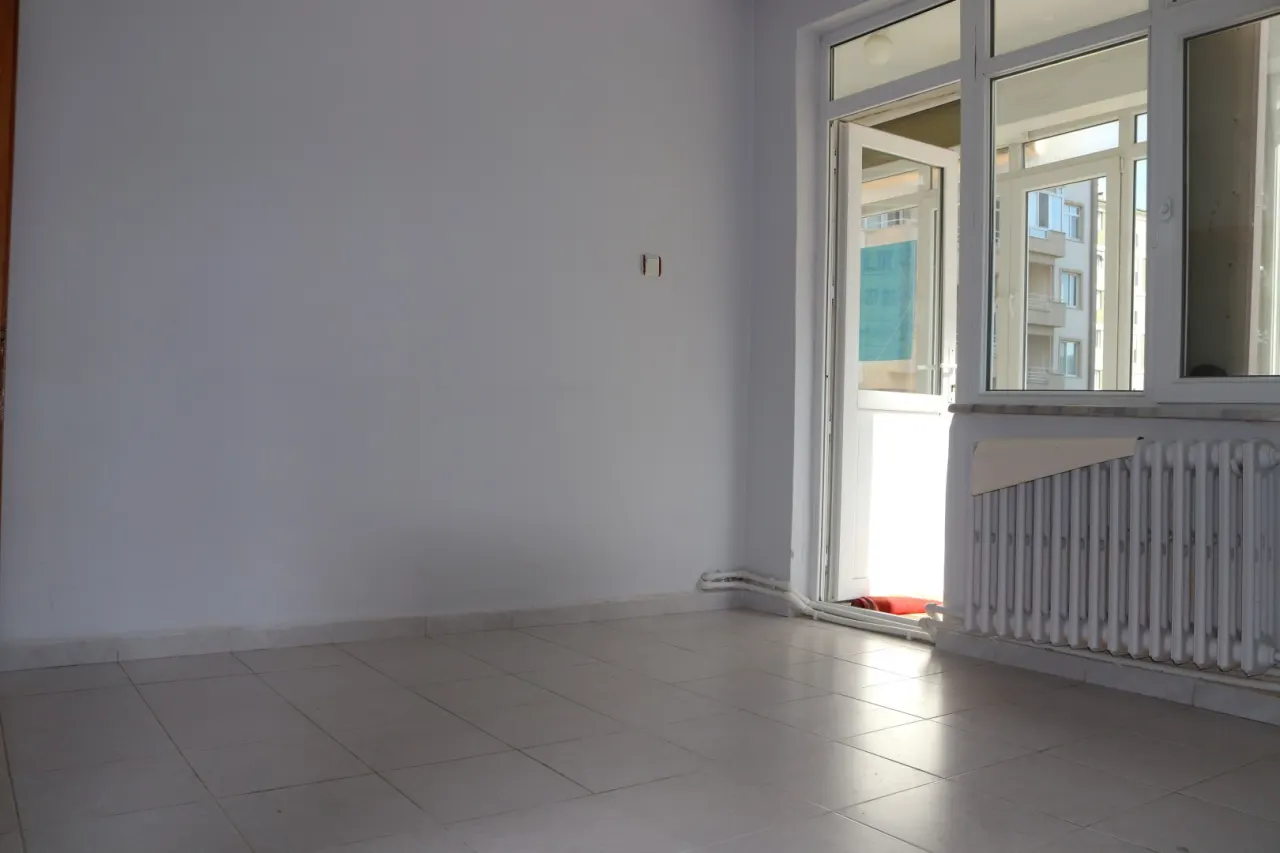 GELİBOLU HAMZAKOY SARMAŞIKLI’DA 3+1 GİRİŞ KAT SATILIK DAİRE - görsel 23