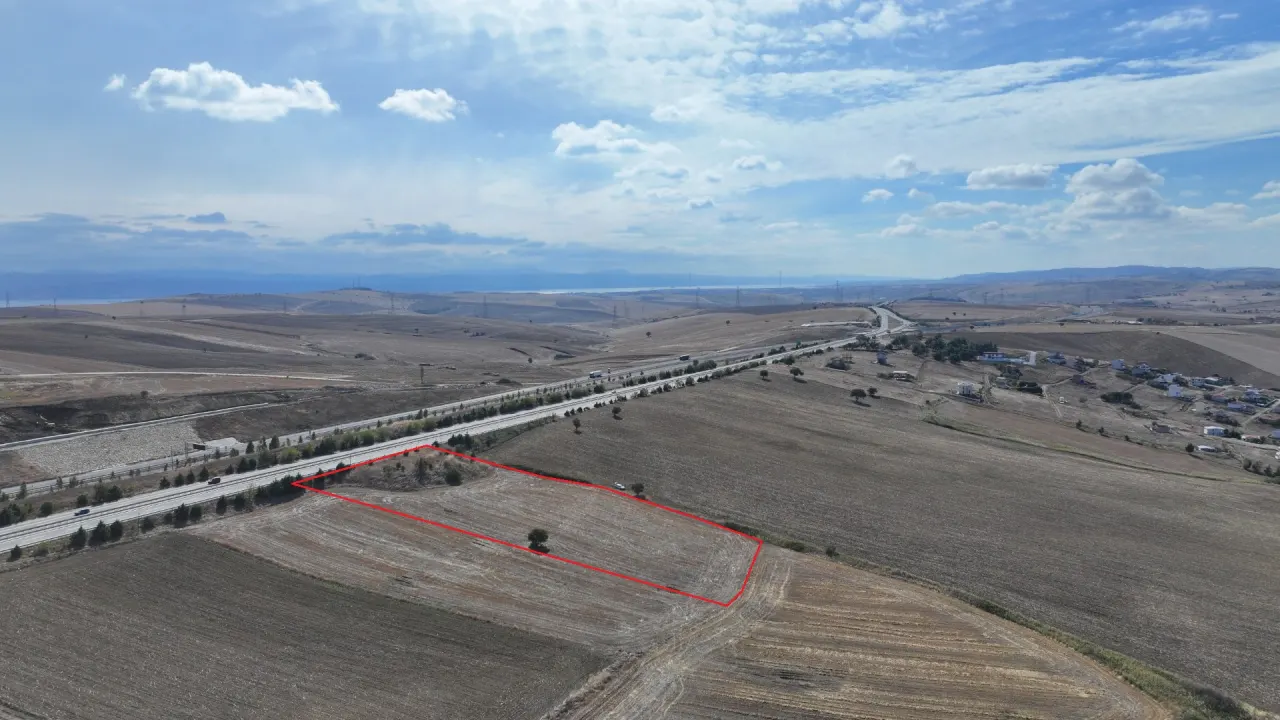 ÇANAKKALE GELİBOLU GÜNEYLİDE ANA YOLA CEPHE DENİZ MANZARALI 9,213m2 TARLA - görsel 16