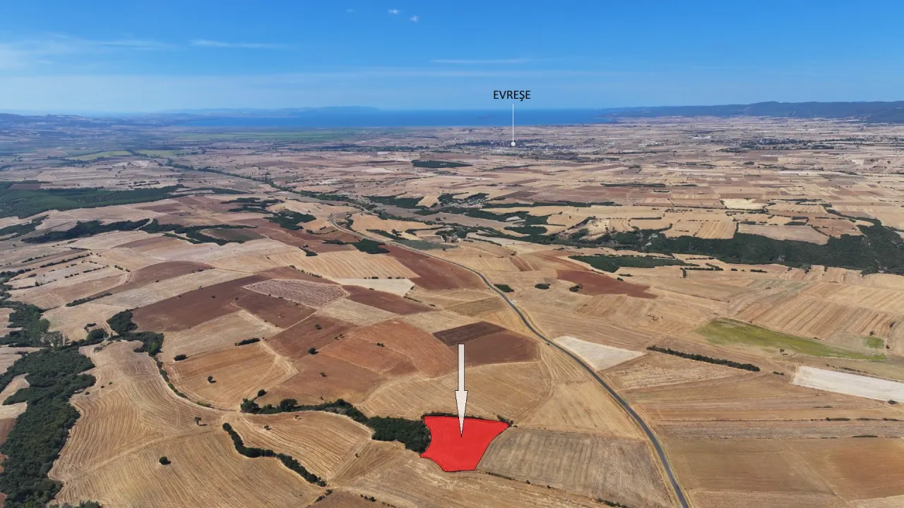 ÇANAKKALE GELİBOLU YÜLÜCE'DE KÖYE YAKIN MESAFEDE 6,808m2 TARLA - görsel 2