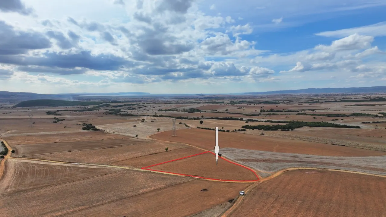 ÇANAKKALE GELİBOLU YÜLÜCE'DE MÜSTAKİL TAPULU KÖYE YAKIN 5,358m2 TARLA - görsel 9