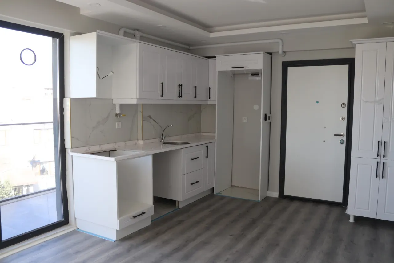 GELİBOLU’NUN EN GÖZDE LOKASYONLARINDAN BİRİNDE  ÖN CEPHE SIFIR  1+1   53 m² SATILIK DAİRE - görsel 3