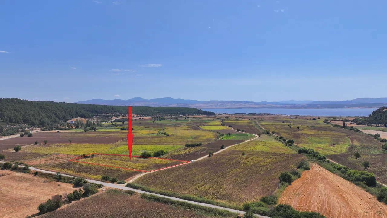 ÇANAKKALE ECEABAT YALOVA KÖYÜNDE 6.061 m² YATIRIMLIK TARLA - görsel 3