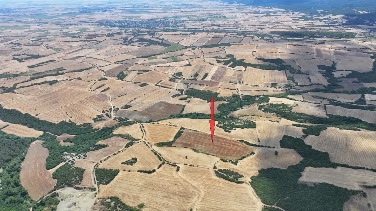 ÇANAKKALE GELİBOLU BAYRAMİÇ KÖYÜ'NDE 9,660 m² MÜSTAKİL TAPULU TARLA - görsel 2