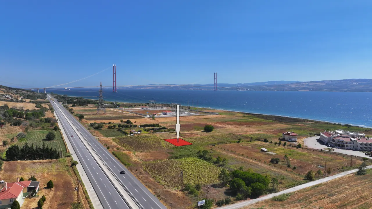 GELİBOLU SÜTLÜCEDE KÖPRÜ VE DENİZ MANZARALI 500m2 ARSA - görsel 4