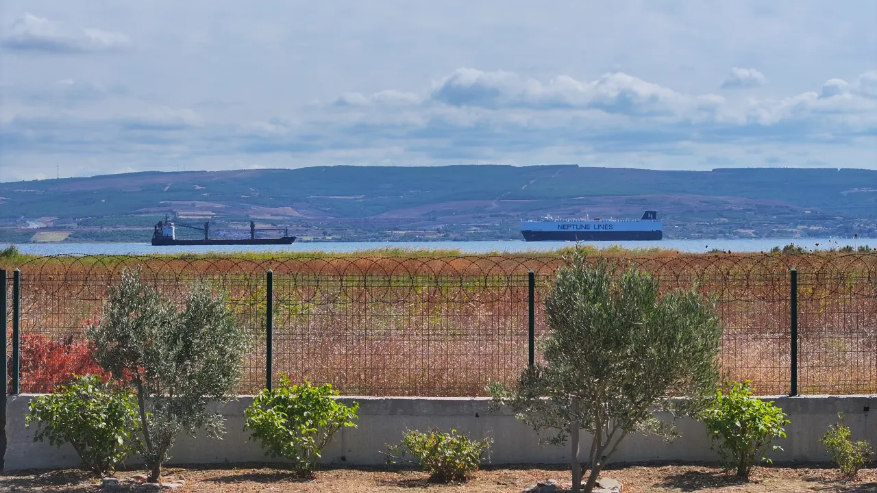 ÇANAKKALE GELİBOLU SÜTLÜCE 875m2 KÖPRÜ VE DENİZ MANZARALI ARSA - görsel 7