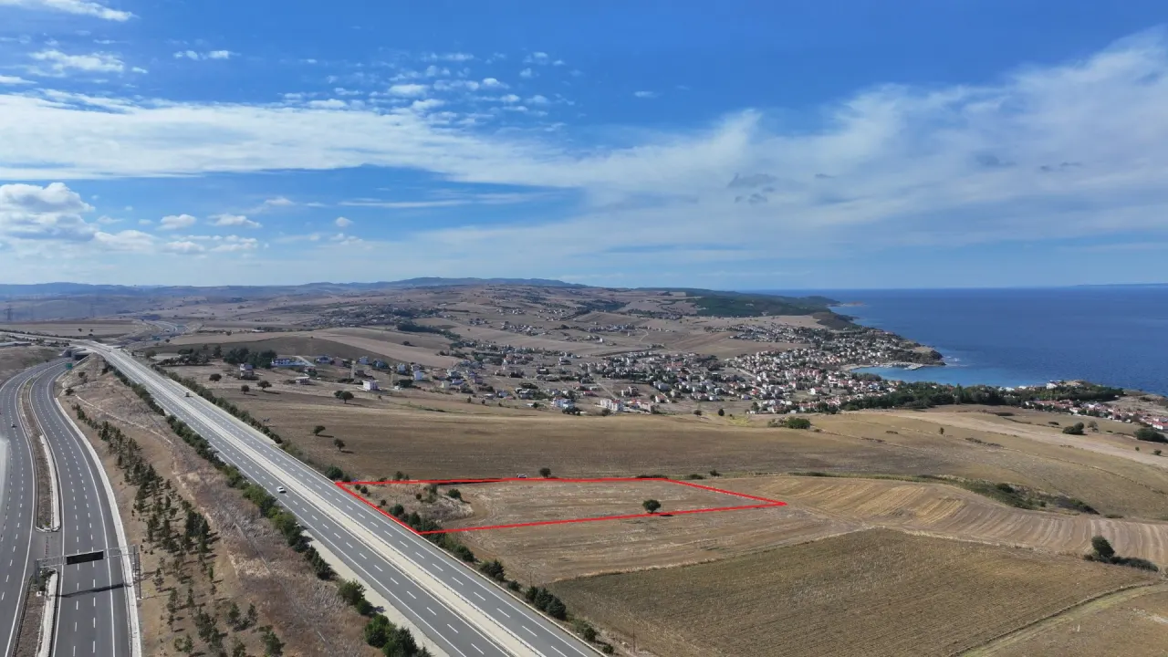 ÇANAKKALE GELİBOLU GÜNEYLİDE ANA YOLA CEPHE DENİZ MANZARALI 9,213m2 TARLA - görsel 12