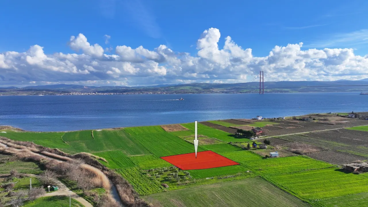 ÇANAKKALE GELİBOLU SÜTLÜCE'DE KÖPRÜ MANZARALI 929m2 TARLA - görsel 2