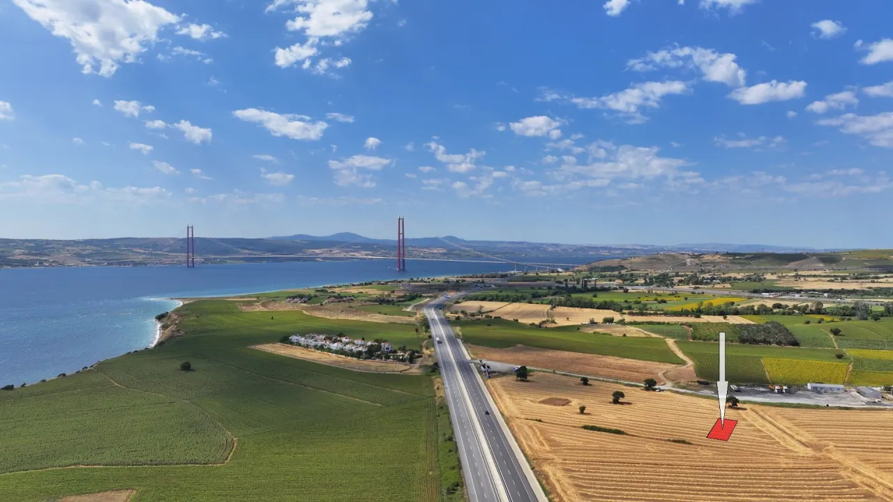 ÇANAKKALE GELİBOLU SÜTLÜCE'DE KÖPRÜ VE BOĞAZ MANZARALI 258m2 ARSA