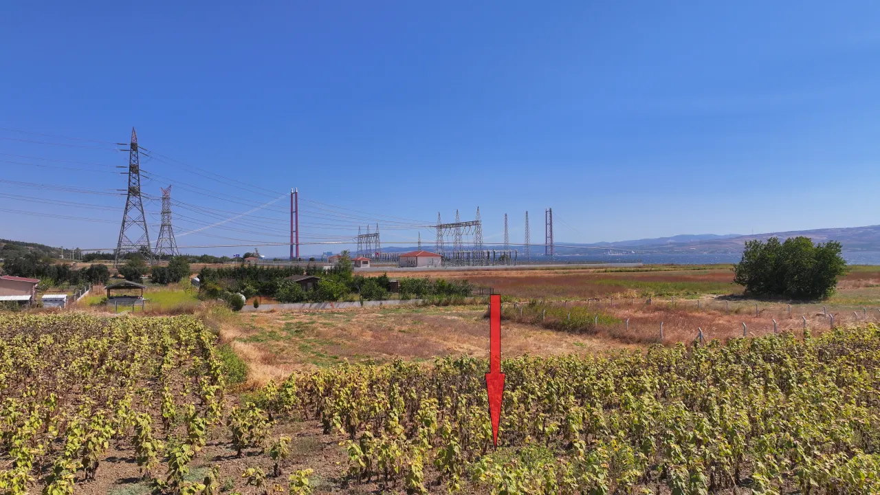 GELİBOLU SÜTLÜCEDE KÖPRÜ VE DENİZ MANZARALI 500m2 ARSA - görsel 9