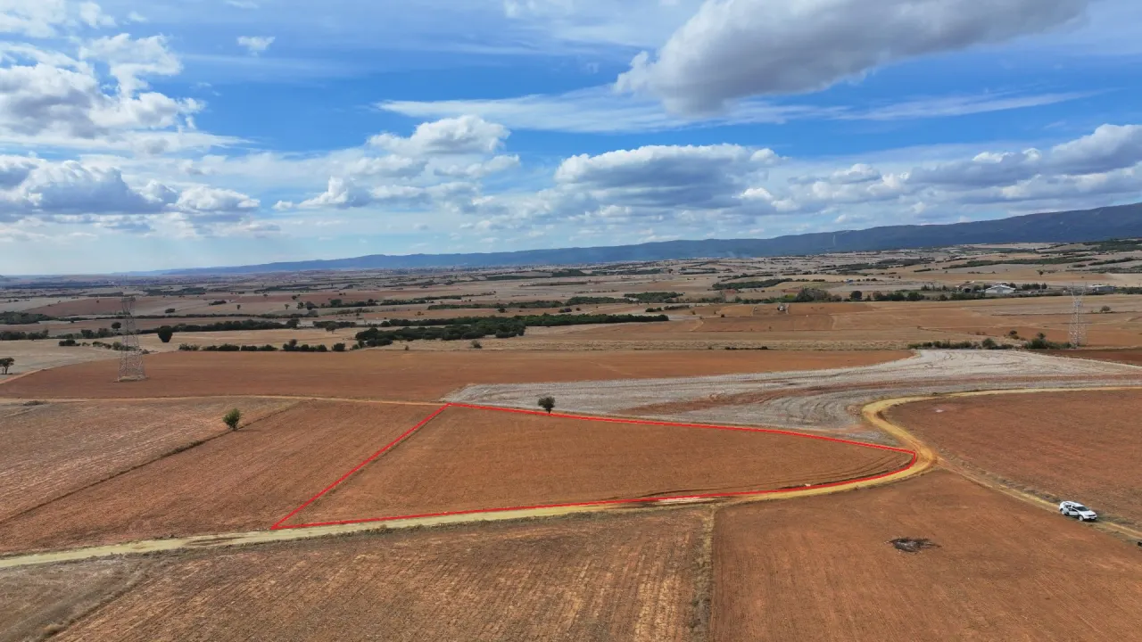 ÇANAKKALE GELİBOLU YÜLÜCE'DE MÜSTAKİL TAPULU KÖYE YAKIN 5,358m2 TARLA - görsel 5