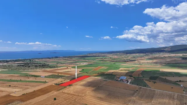 GELİBOLU KALEALTI KÖYÜNDE DENİZ MANZARALI 8,266m2 TARLA